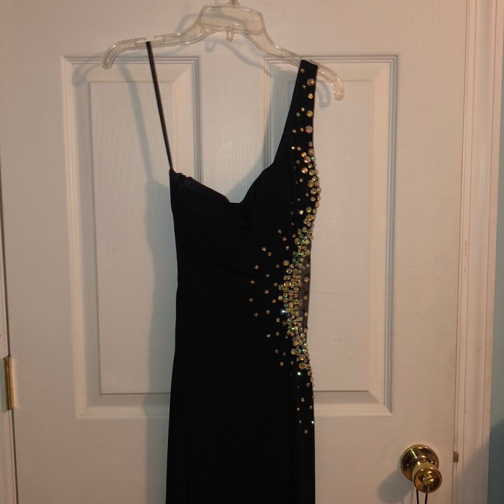 Black sequence prom dress